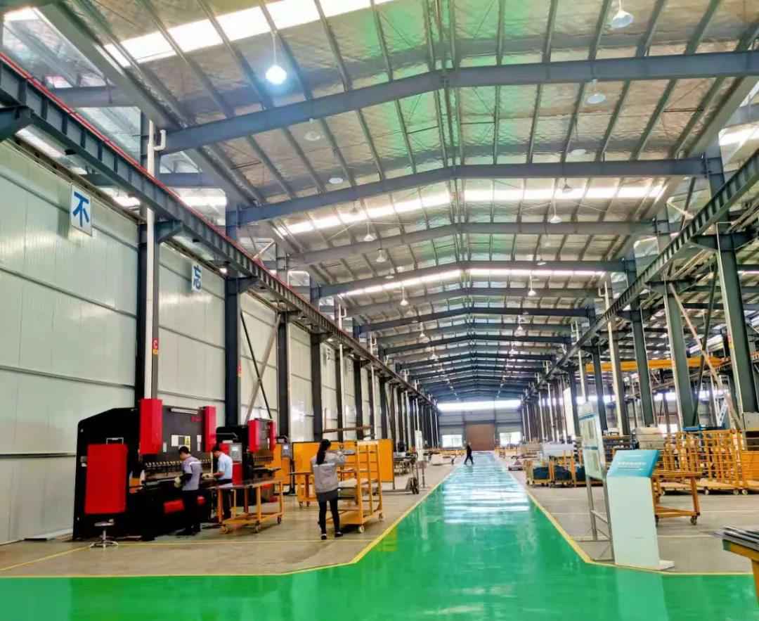【半岛·体育-半岛online(中国)体育网总会湖南生产基地】热火朝天生产忙，高质高效产精品！​